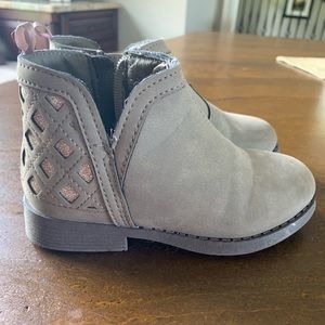 Oshkosh girls booties